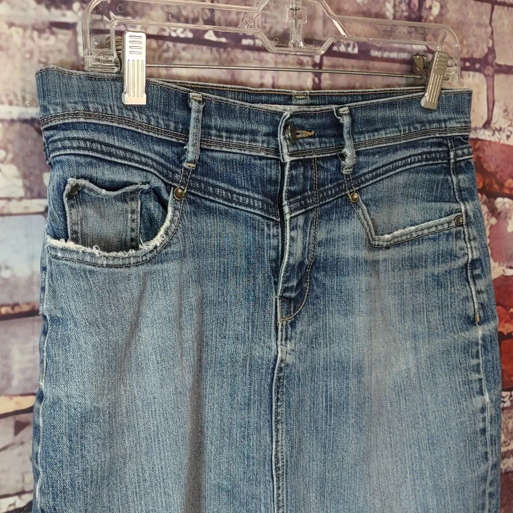 Old Navy Denim Skirt - Picture 2 of 5